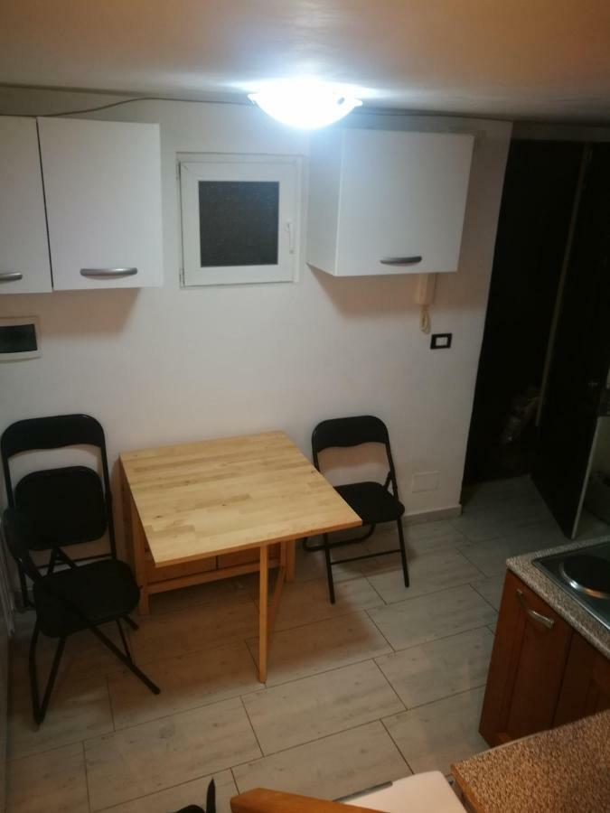 Mono Locale Apartment Turin